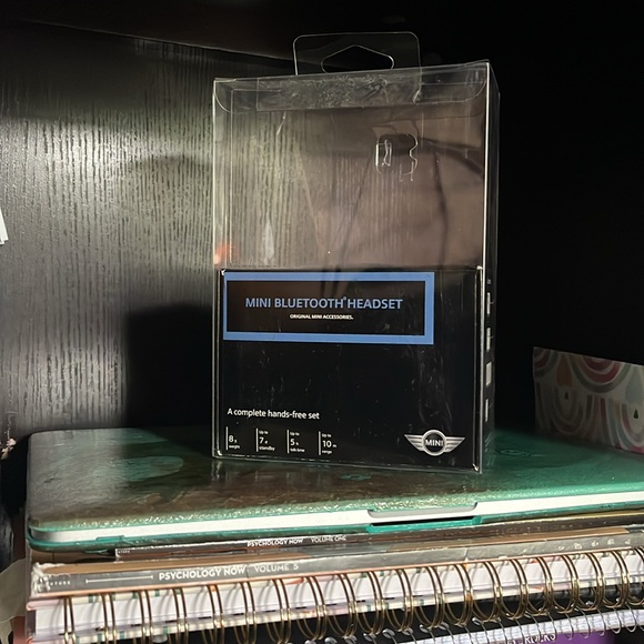 Mini Bluetooth hands free headset from original Mini BMW Group - Picture 5 of 11